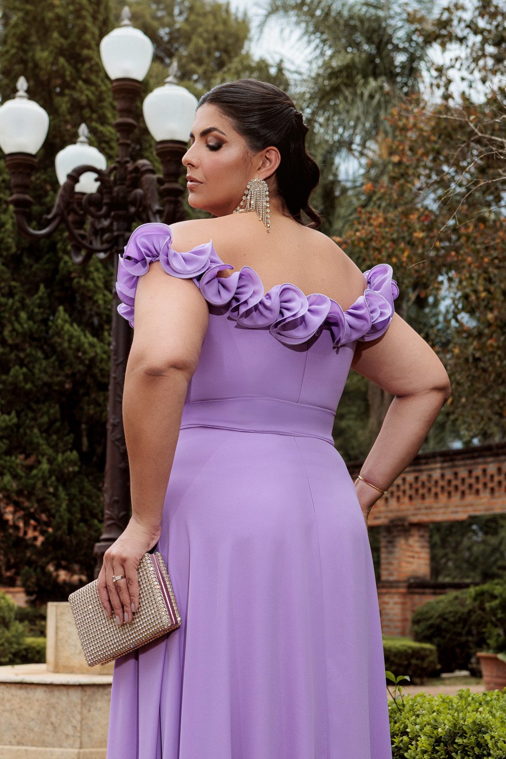 VESTIDO DE FESTA PÂMELA PLUS SIZE DETALHE FLOR - LAVANDA