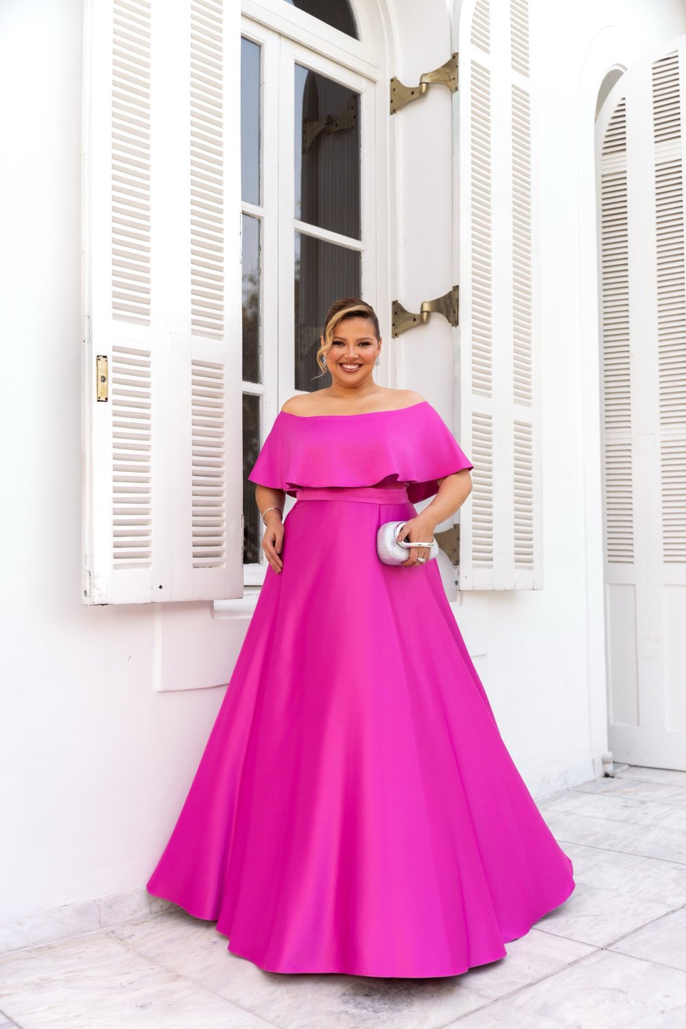 VESTIDO DE FESTA PAULA CREPE ACETINADO PLUS SIZE - FÚCSIA