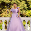 VESTIDO ÁGATA OMBRO A OMBRO DETALHE FLOR PLUS SIZE - LAVANDA