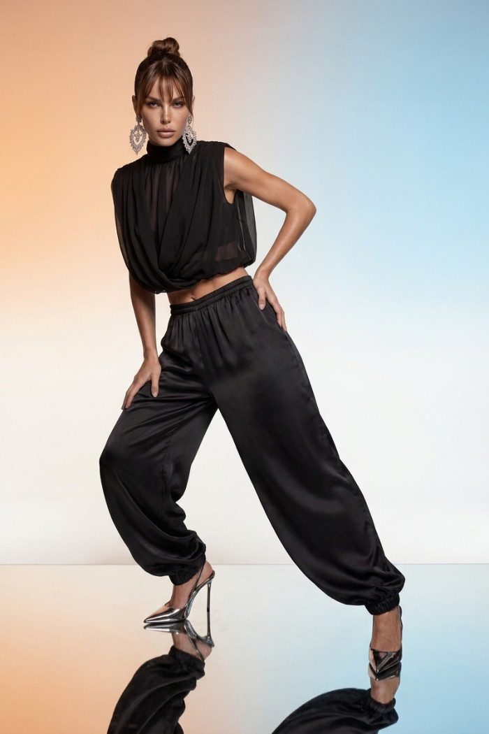 CONJUNTO CALÇA BALLOON ACETINADA ALADIM CAPRI E BLUSA CHIFFON - PRETO