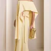 [PRÉ-VENDA] VESTIDO DE FESTA JOANE CREPE ALFAIATARIA COM CAPA - AMARELO MANTEIGA