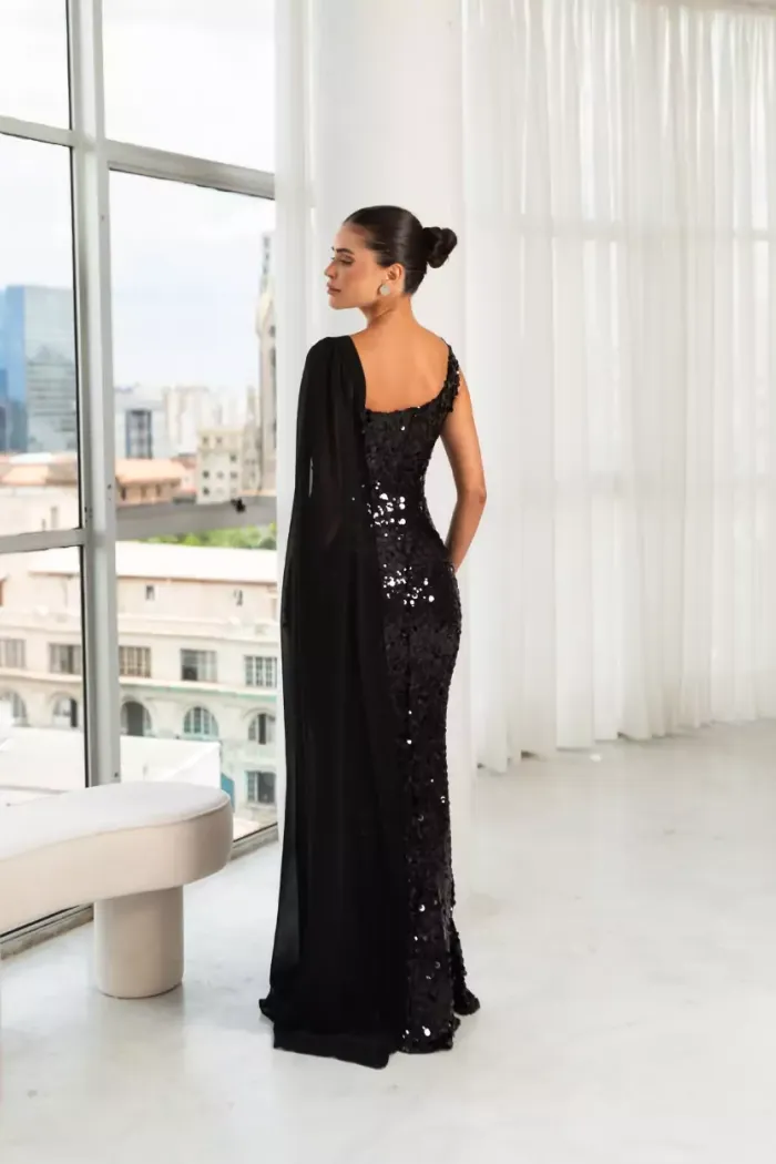 VESTIDO DE FESTA SELENA PAETÊ CAPA UNILATERAL - PRETO