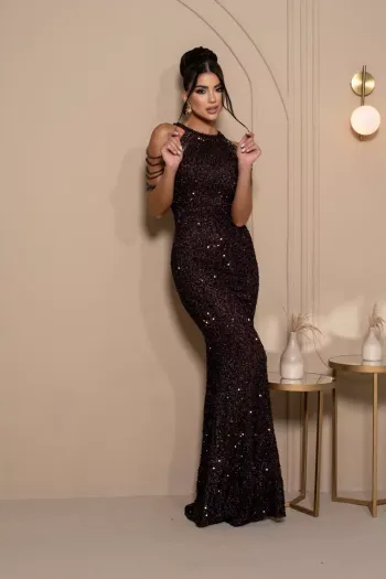 VESTIDO DE FESTA SAMANTA PAETÊ GOLA ALTA - MARROM