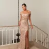 VESTIDO DE FESTA TAYNARA OMBRO A OMBRO FENDA PAETÊ - ROSE GOLD