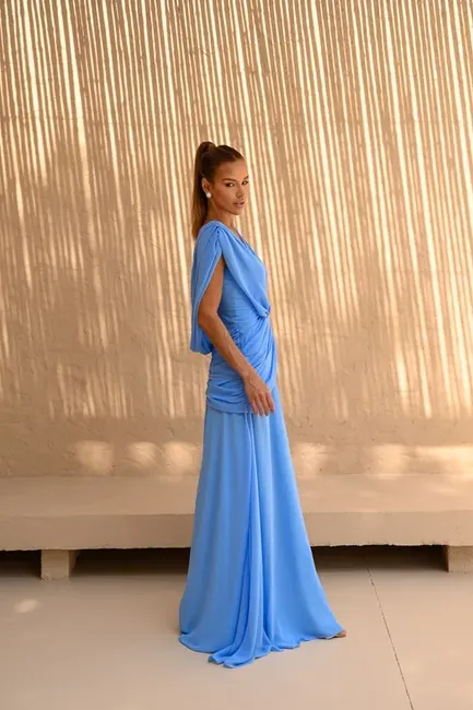 VESTIDO NADINE LONGO CAPA - AZUL SERENITY