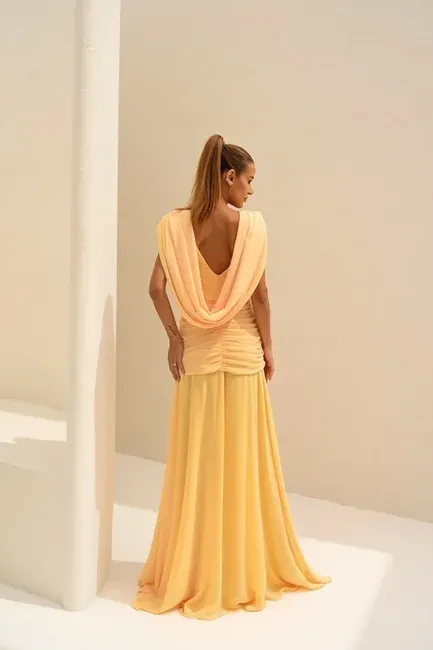 VESTIDO NADINE LONGO CAPA - CAMOMILA