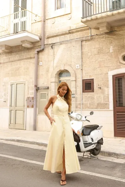 VESTIDO LONGUETE BOTÕES FRENTE ÚNICA COM GOLA - AMARELO