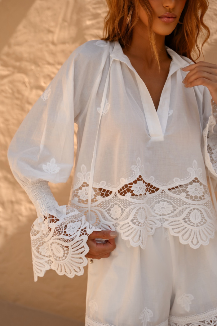 SHORTS MYKONOS EM LAISE BARRA RENDADA - OFF WHITE