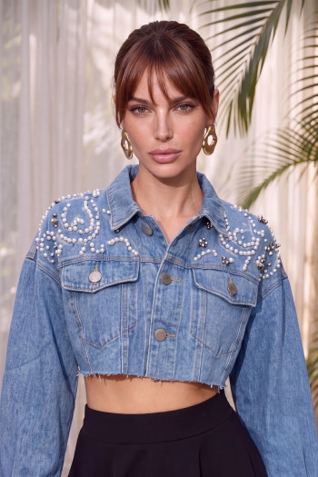 JAQUETA JEANS CROPPED DUDA BORDADA PÉROLAS ATELIER - AZUL