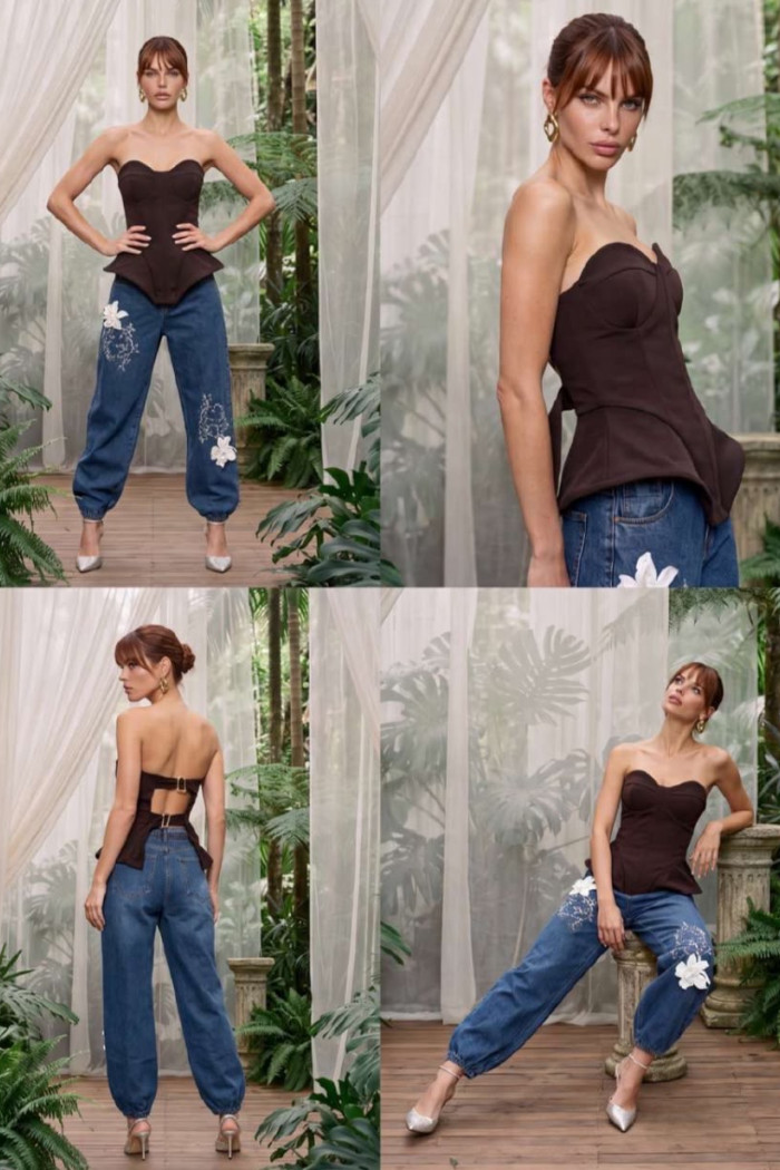 CALÇA JEANS WALESCA JOGGER BORDADA FLOWER ATELIER - AZUL