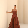 VESTIDO SOFISTIC LONGO T.Q.C. ASSIMÉTRICO ORGANZA - MARROM
