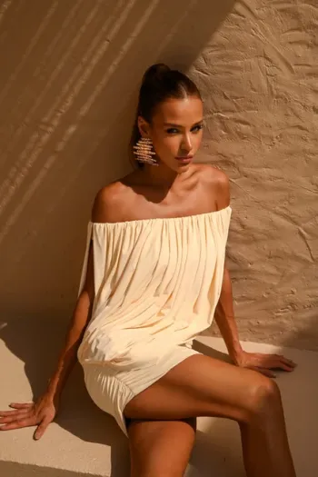 VESTIDO TÁSSIA CURTO CAPA DRAPEADA - CREME