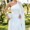 VESTIDO LONGO RUBI UM OMBRO CAPA DRAPEADO - OFF WHITE