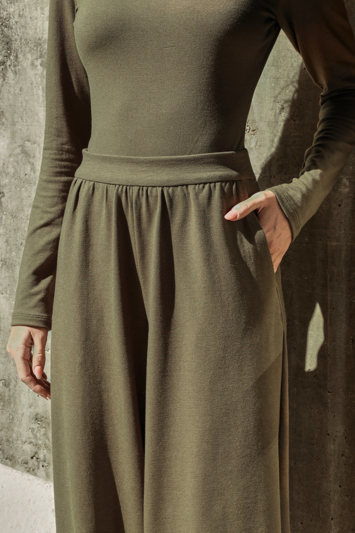 CONJUNTO ADELINE BLUSA E CALÇA MOLETINHO - MILITAR