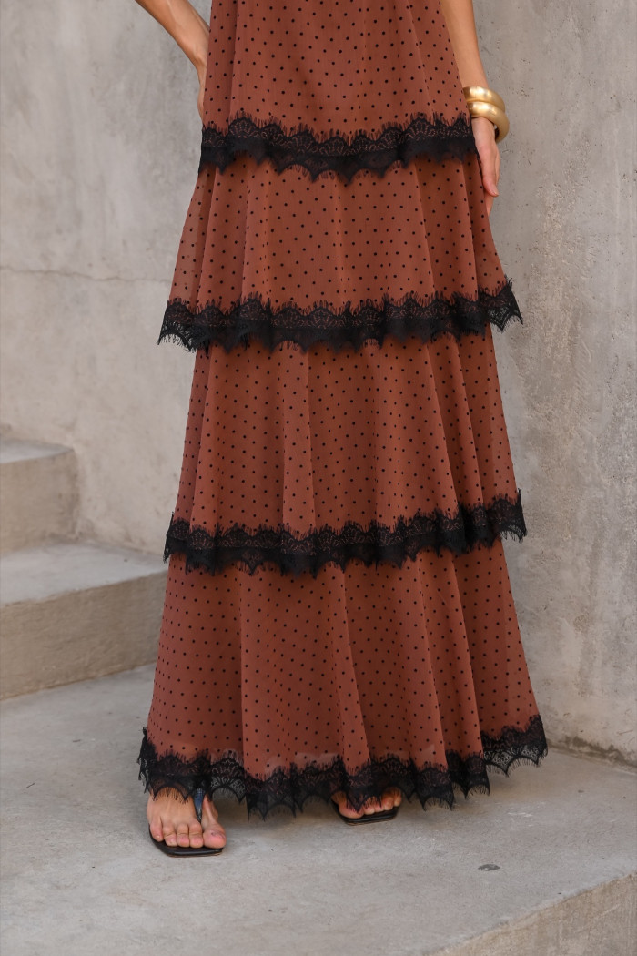 VESTIDO TOULOSE POÁ CAMADAS COM RENDA - MARROM