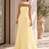 VESTIDO DE FESTA MAITÊ SAIA PLISSADA CHOKER - AMARELO MANTEIGA
