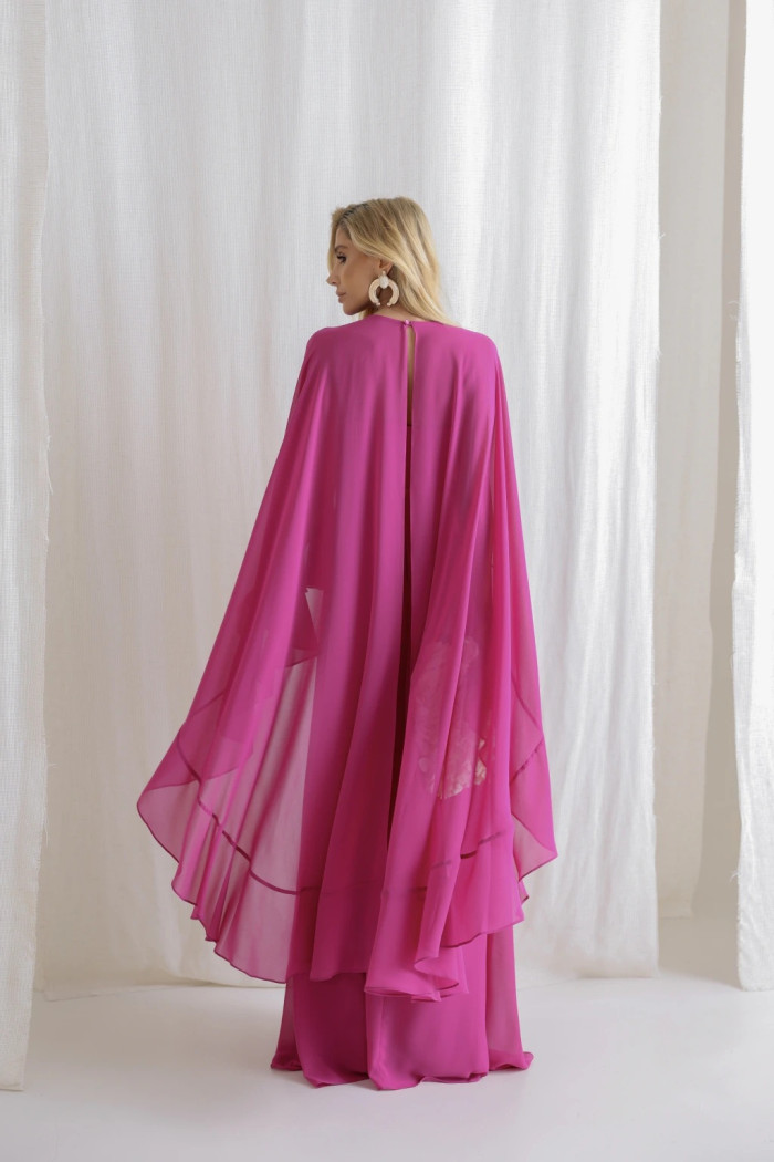 VESTIDO ANTONIETA LONGO CHIFFON CAPA BABADOS - FÚCSIA