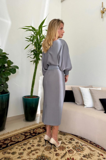 VESTIDO LOREN MIDI DRAPEADO COM MANGA MORCEGO - CINZA