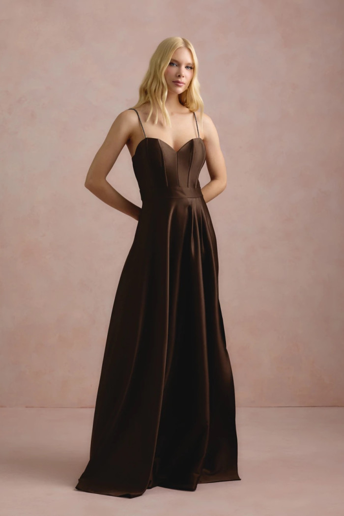 VESTIDO DE FESTA NORUEGA CREPE ACETINADO - MARROM