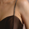 VESTIDO DE FESTA NORUEGA CREPE ACETINADO - MARROM