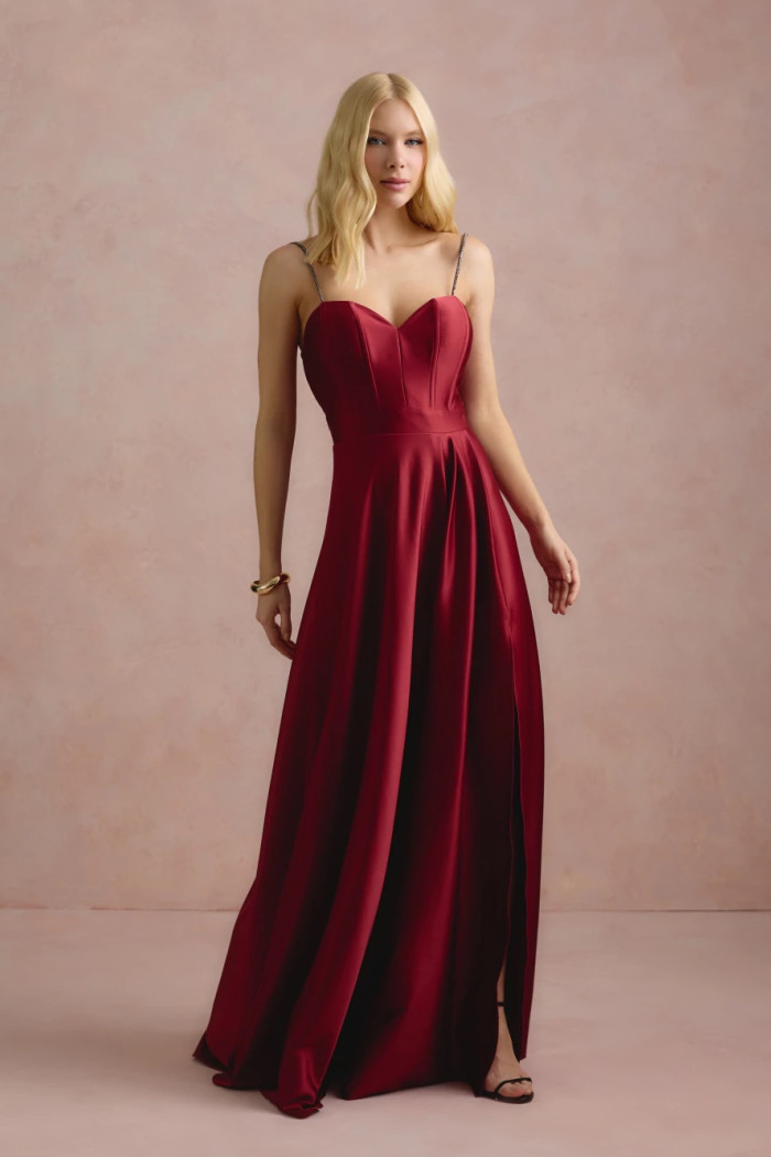 VESTIDO DE FESTA NORUEGA CREPE ACETINADO - VINHO