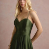 VESTIDO DE FESTA NORUEGA CREPE ACETINADO - VERDE OLIVA