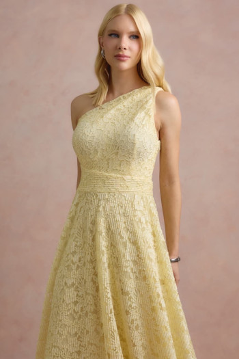 VESTIDO MARILYN RENDA UM OMBRO COM CAPA - AMARELO MANTEIGA