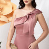 VESTIDO MARISA OMBRO A OMBRO CREPE ACETINADO LAÇO - ROSÉ