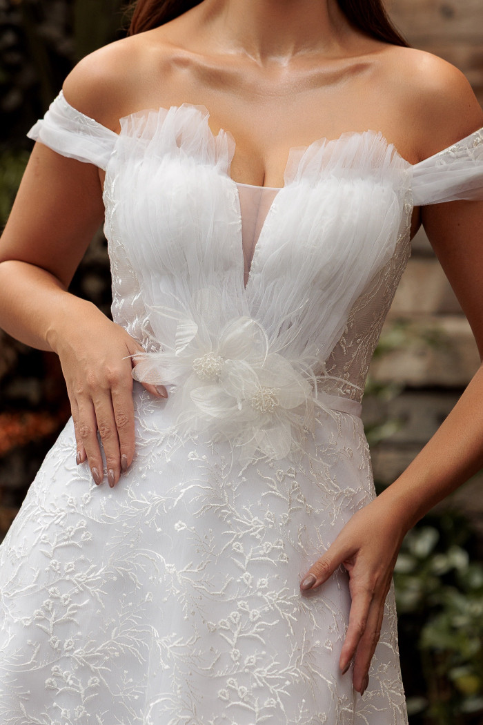 VESTIDO DOMINIQUE TULE BORDADO OMBRO A OMBRO NOIVINHAS - BRANCO