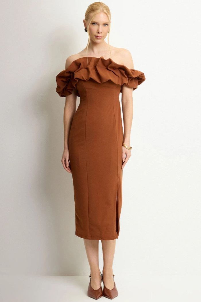 VESTIDO OMBRO A OMBRO MIDI BABADOS PATY - MARROM