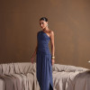 VESTIDO LONGO ASSIMÉTRICO BRUNA - AZUL JEANS