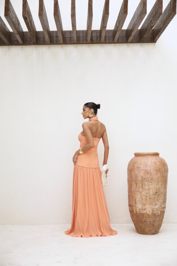 VESTIDO LONGO COM CHOKER SAIA PLISSADA SUZANA - TANGERINA