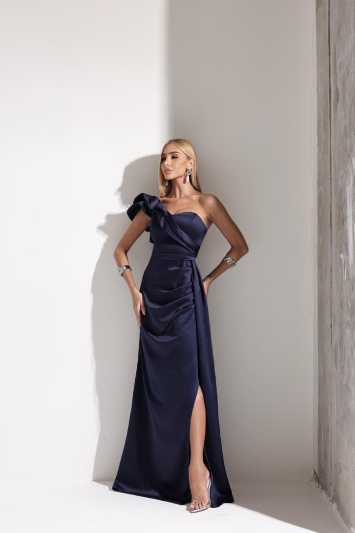 VESTIDO DE FESTA LUCY CREPE ACETINADO UM OMBRO - AZUL MARINHO
