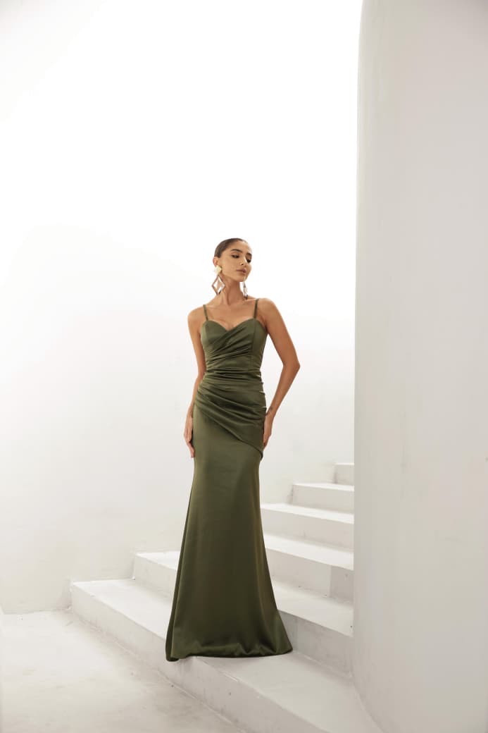 VESTIDO DE FESTA EVA CREPE ACETINADO - VERDE OLIVA